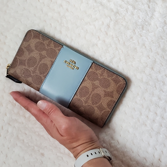 Coach Handbags - NWOT Coach Accordion zip around wallet in signature canvas